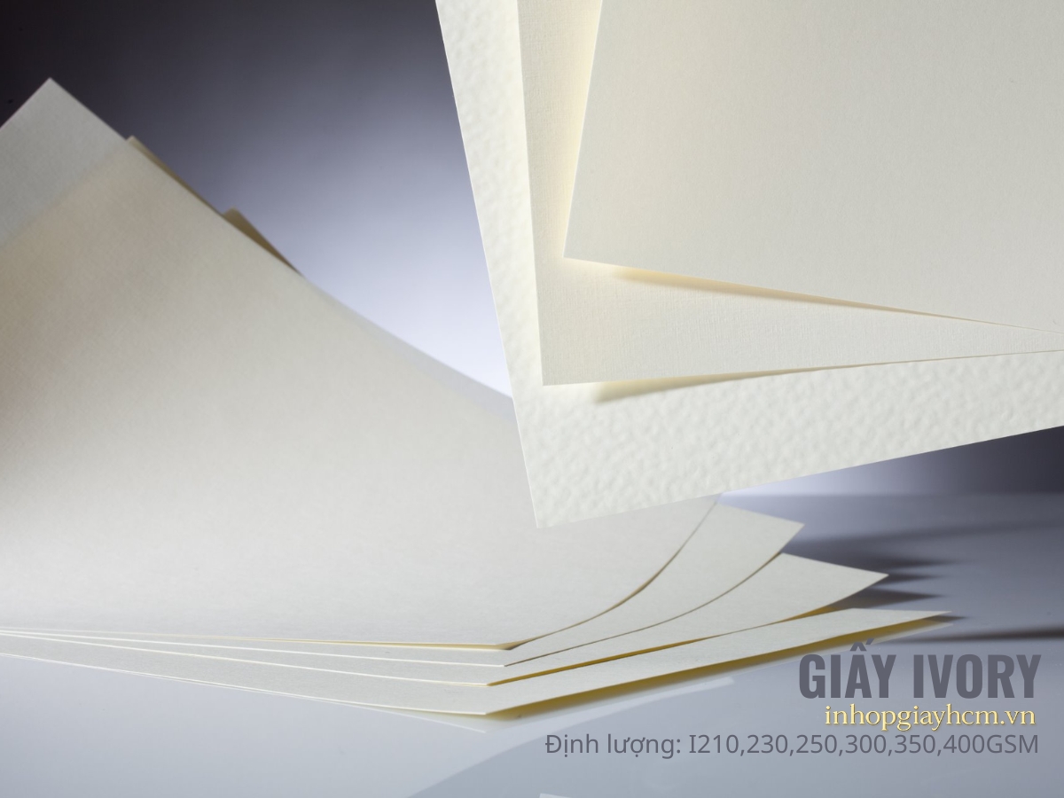 Giấy Ivory một mặt láng một mặt mịn màu trắng ngà